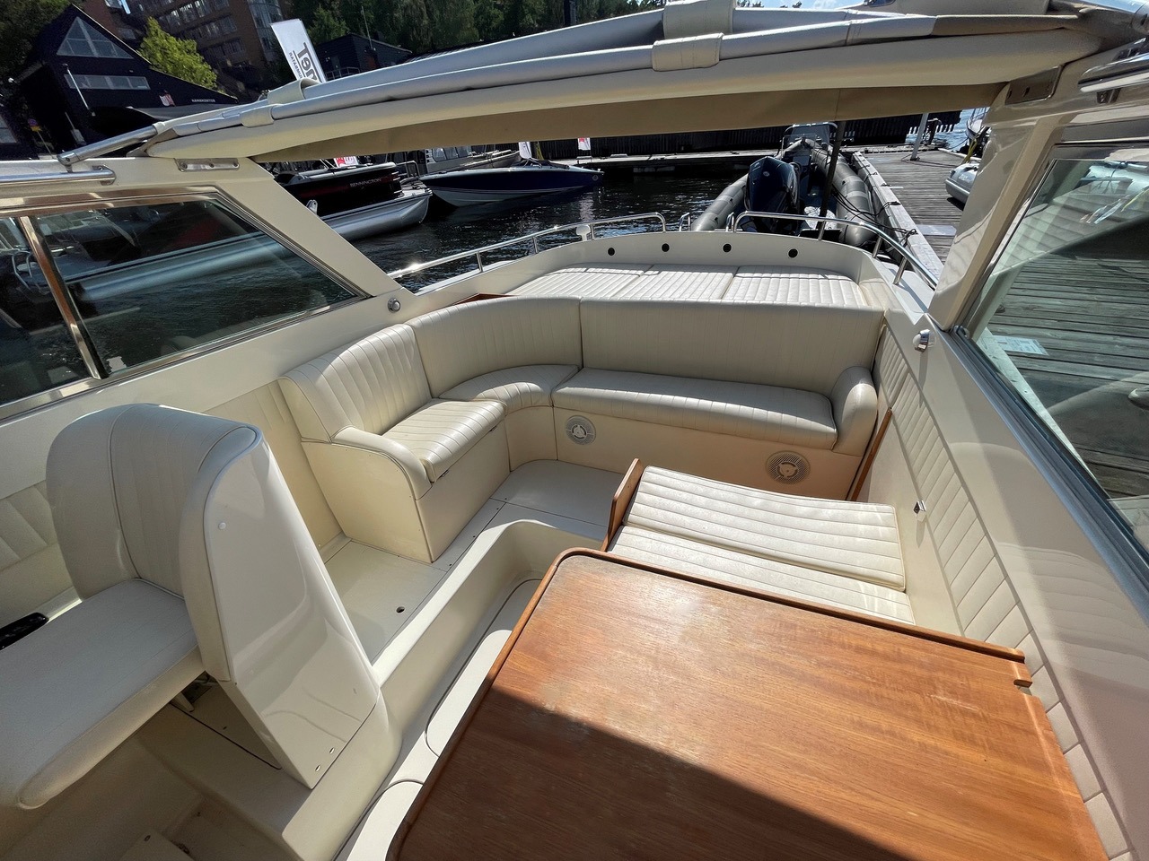 stockholm watertaxi Azzura - 12 gäster